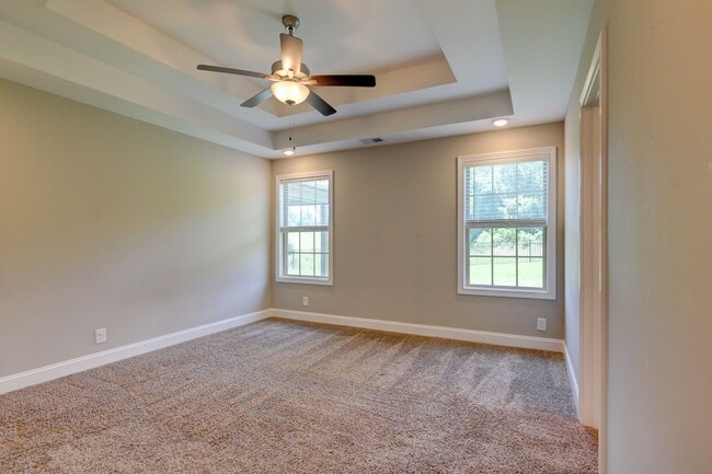 Building Photo - Sharp 3 bed 2 Bath Close To Ft Campbell