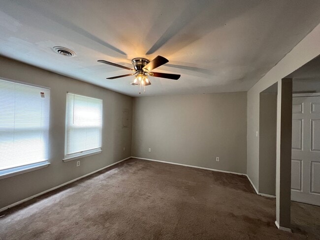Building Photo - 3 bedroom Townhome in Portsmouth