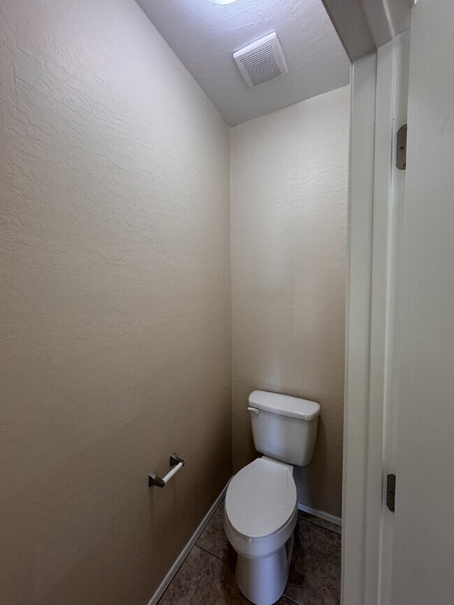 Building Photo - 18 W Desert Vista Trail