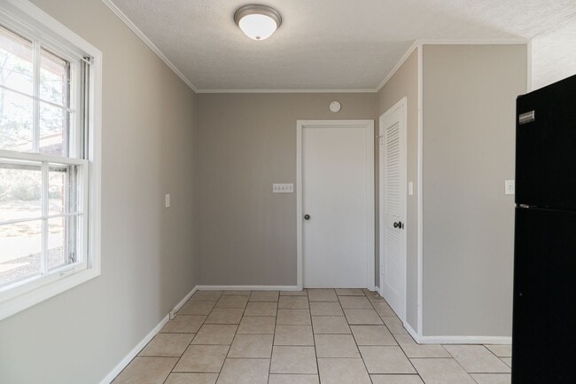 Building Photo - 6301 High Shoals Rd