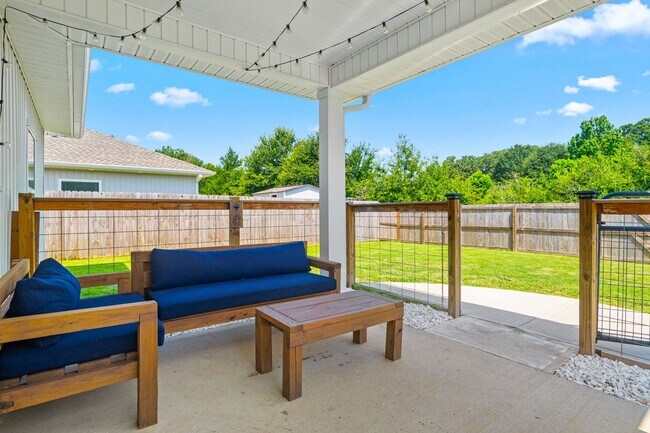 Building Photo - 6686 Sun Tree Cir