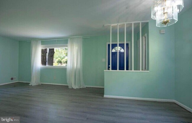 Building Photo - 5703 Kennedy St