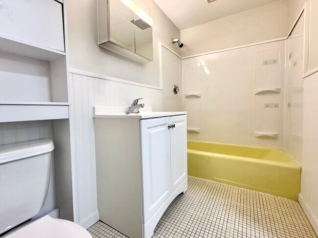 Building Photo - 50-58-58 Walnut St