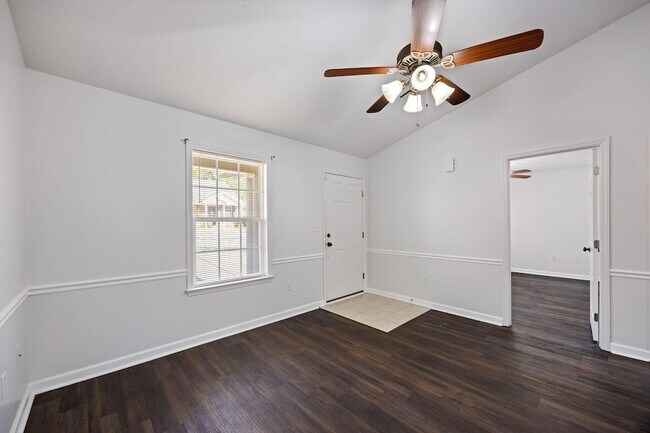 Building Photo - 638 Goodale Ln