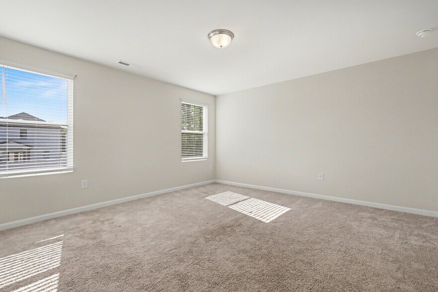 Building Photo - 653 Rawls Dr
