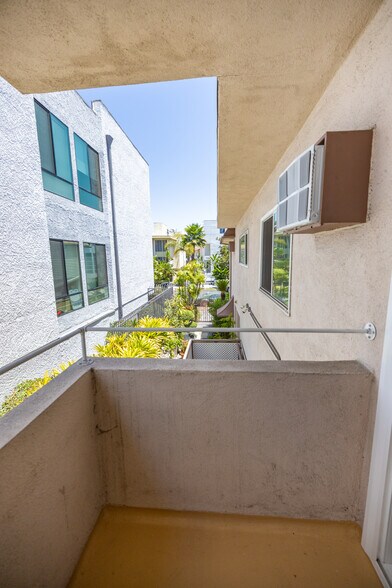 Building Photo - 1737 Glendon Ave