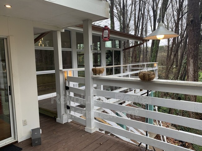 Building Photo - 2533 Henderson Mill Rd