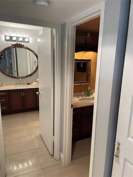 Building Photo - 100 Lincoln Rd