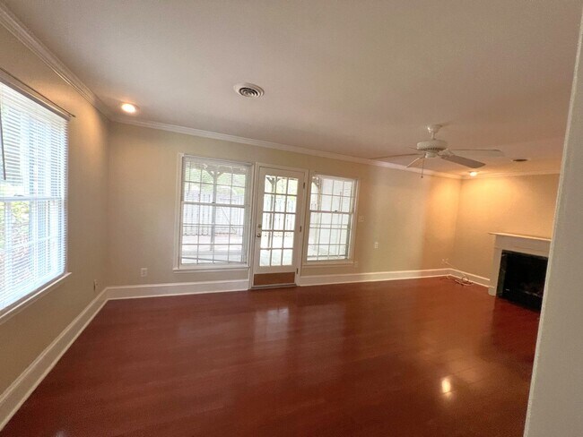 Building Photo - RENT SPECIAL! Just painted, modern gray! Charming end unit town home in Stones Throw. Walking dis...