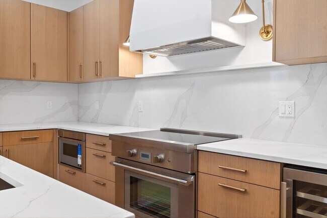 Building Photo - 1114 Beacon St