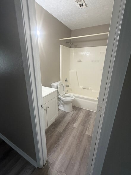Bathroom - 2317 Yewells Lndg N