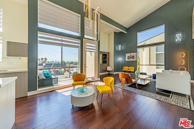 Building Photo - 600 Ridgeley Dr