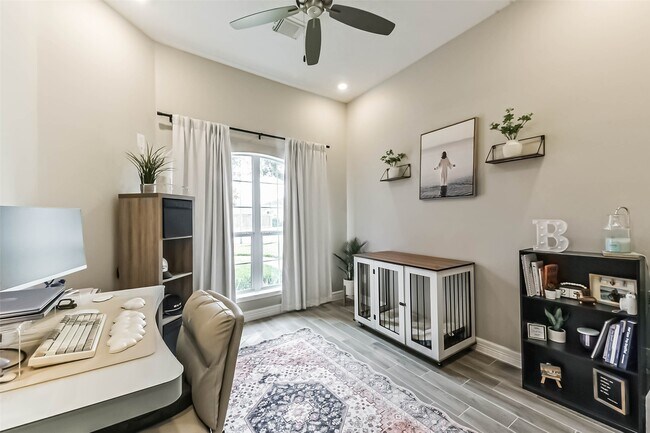 Building Photo - 10303 Stanbrook Dr