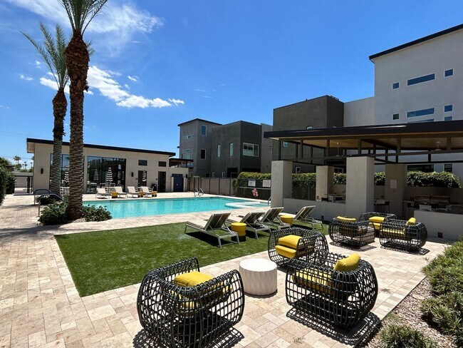 Building Photo - 6810 E Lyra Dr