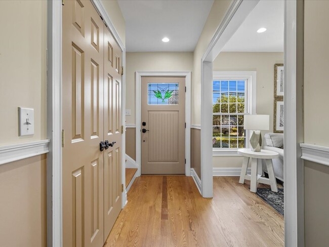 Building Photo - 217 Huntington Rd