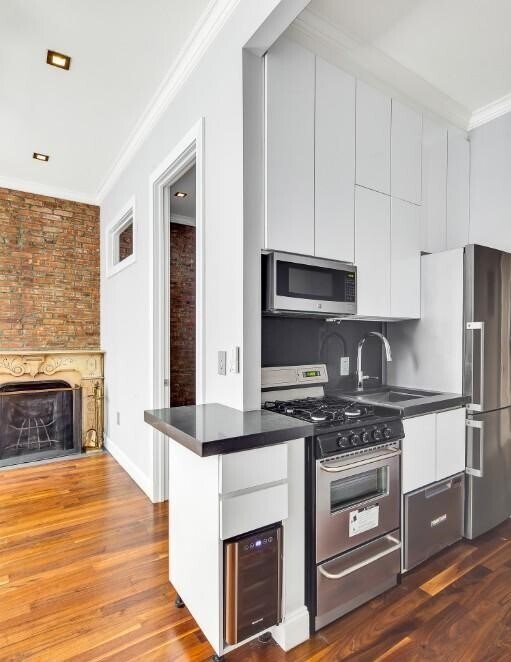 Building Photo - 329 E 58th St