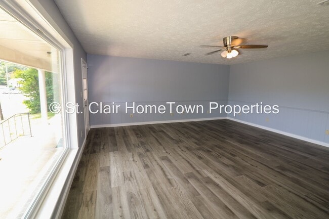 Building Photo - Duplex Downtown Pell City