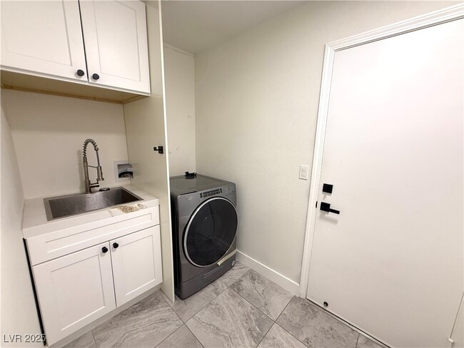 Building Photo - 5908 Red Saturn Dr