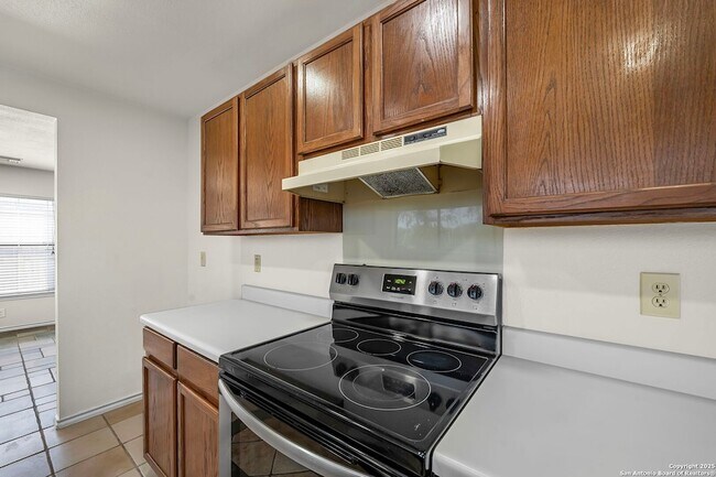 Building Photo - 9711 Diamond Cliff Dr