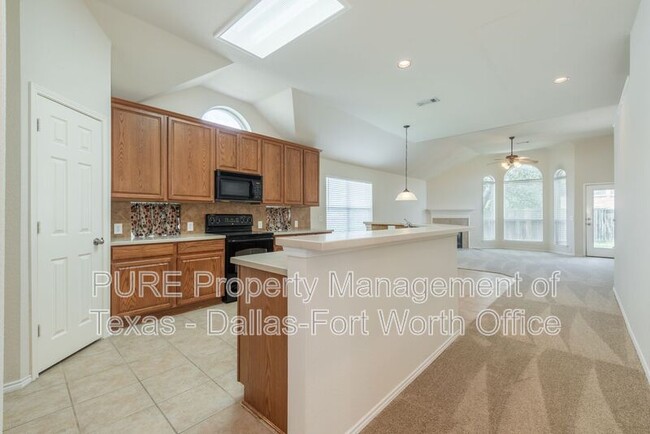 Building Photo - 8232 Livingston Ln