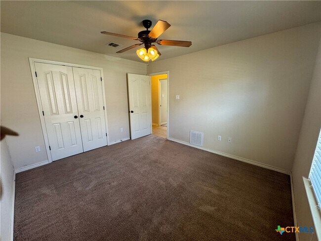 Building Photo - 2501 Traditions Dr
