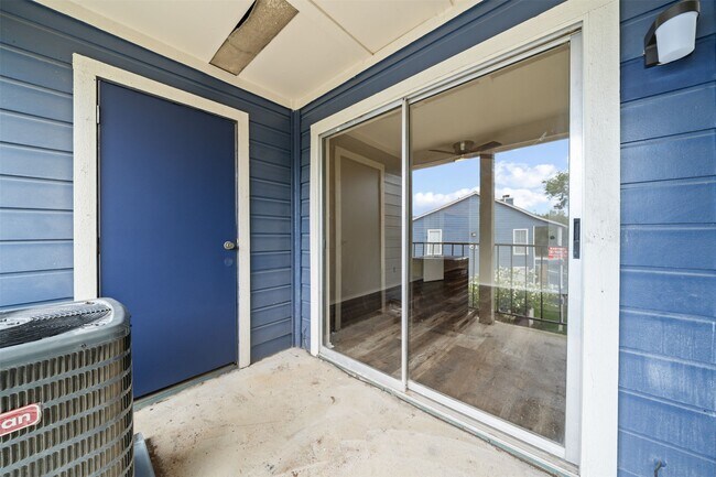 Building Photo - 18519 Egret Bay Blvd