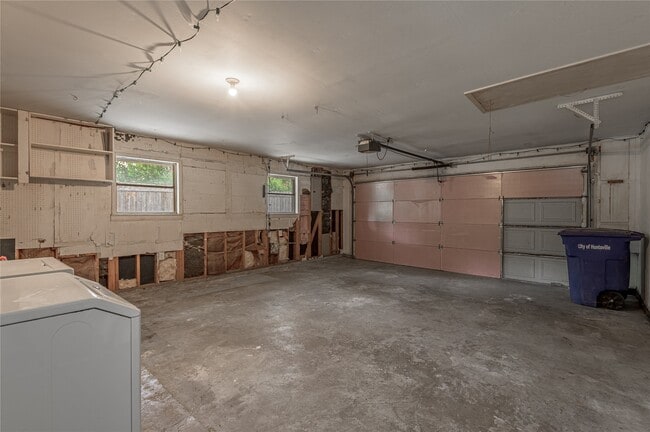 Building Photo - 2528 Ave N 1/2