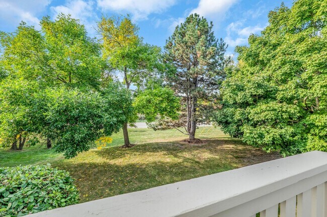 Building Photo - 18599 W Sterling Ct
