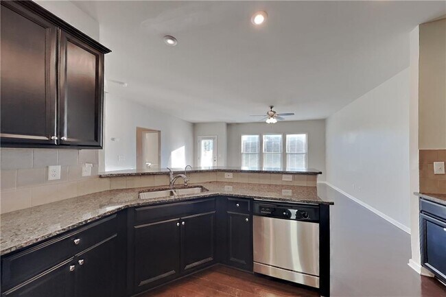 Building Photo - 154 Canvas Ives Dr