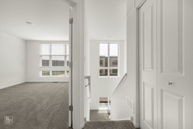 Building Photo - 2246 Venture Dr