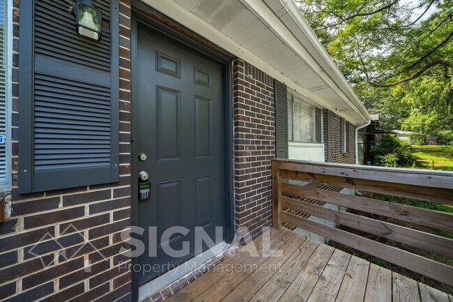 Building Photo - 320 Argonne Dr NE