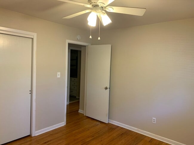 Building Photo - 4 bed/2 bath Home located in central Fort Collins off Drake