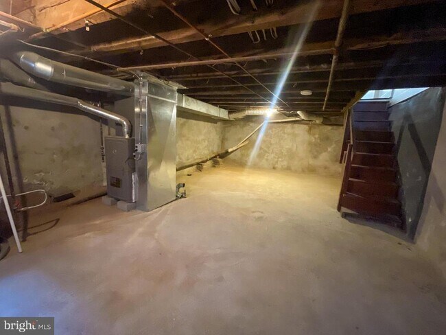 Building Photo - 2113 Mountain St