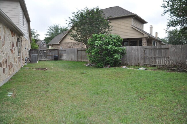 Building Photo - 27619 Lodgemist Ct