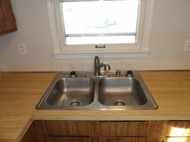 Building Photo - 114 Potomac Ct