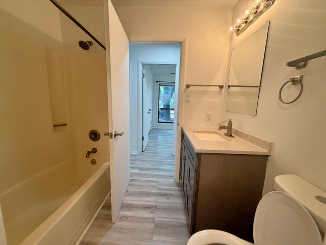 Building Photo - Briarcliffe Condo for Rent