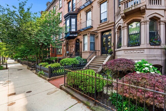 Building Photo - 163 Beacon St
