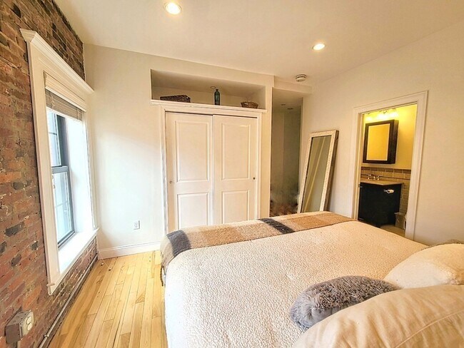 Building Photo - 99-105-105 Broad St