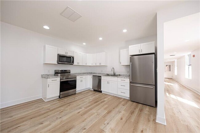 Building Photo - 232 3rd Ave