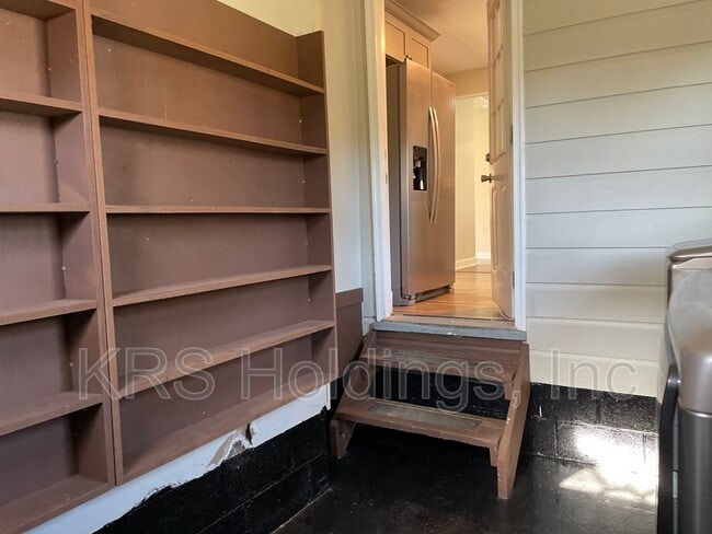 Building Photo - 816 Mullen Rd