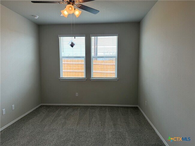 Building Photo - 1126 Stone Vly Rd