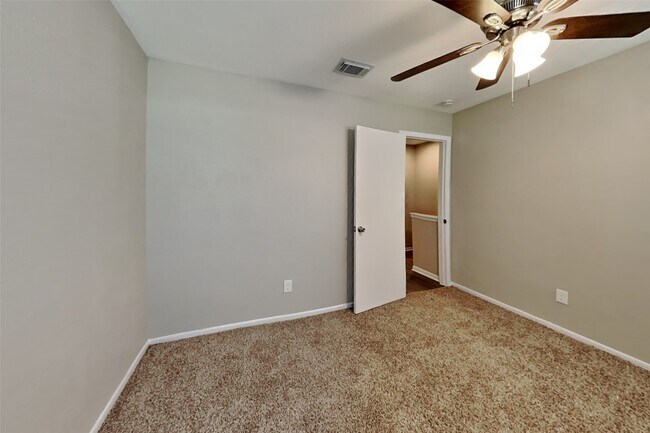 Building Photo - 18038 Green Hazel Ct
