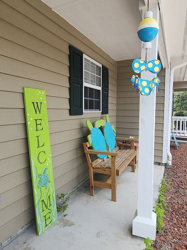 Building Photo - Welcome to our charming townhouse in Pelle...