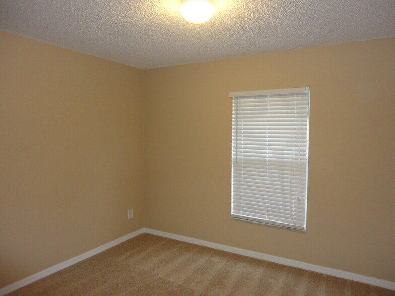 Building Photo - 648 Winding Lake Dr