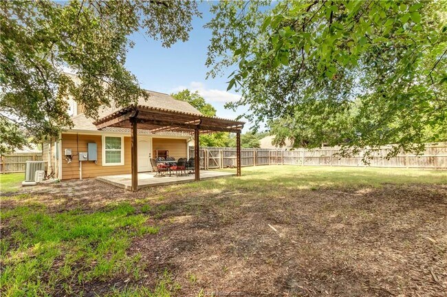 Building Photo - 1001 Welsh Ave