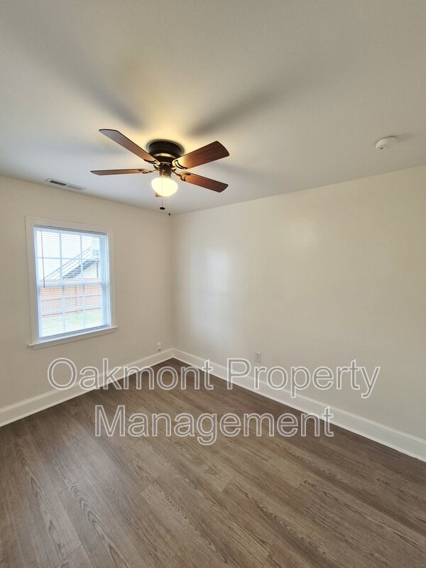 Building Photo - 115 Slagle Ave