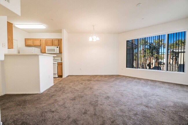 Building Photo - Two Bedroom Condo in Guard Gated Vistana