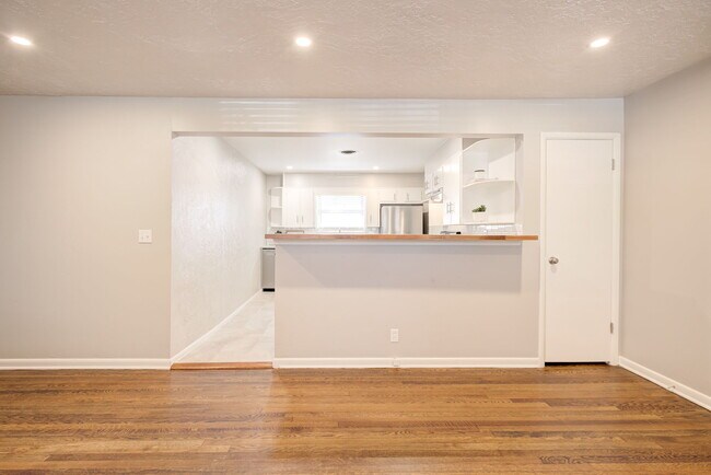 Building Photo - 1332 Kansas St