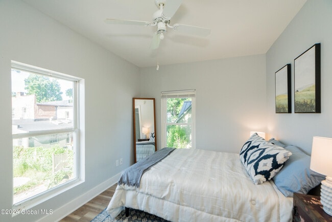 Building Photo - 9 Bolster Ln NE