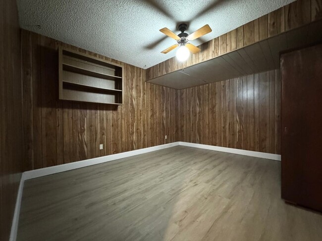 Building Photo - Newly Renovated 3/2 Home ~ Updated Kitchen ~ Fenced Yard!